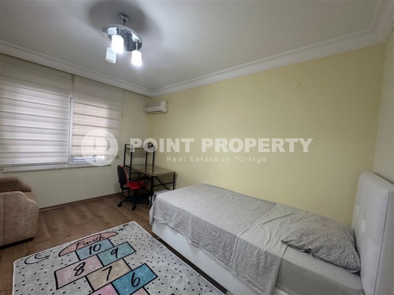 Spacious, comfortable apartment, on an area of 135 m2, in the center of the developed area of Alanya - Mahmutlar-id-6382-photo-4