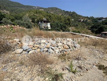 Plot of 601 m2 in a quiet, prestigious area of Alanya - Upper Oba-id-6391-photo-1