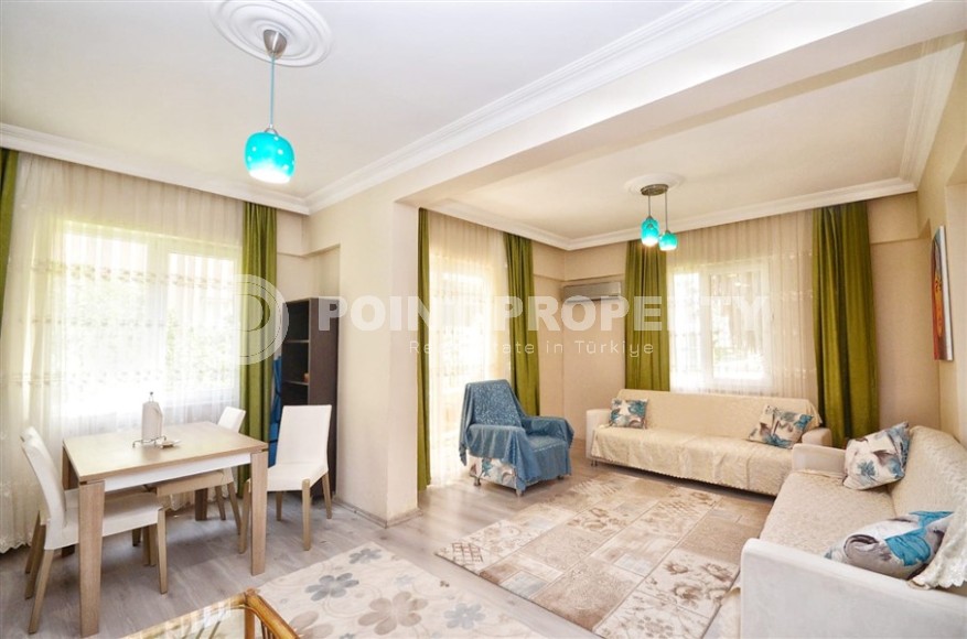 Small furnished apartment with a total area of 65 m2 in the center of the popular area of Alanya - Mahmutlar-id-6393-photo-3