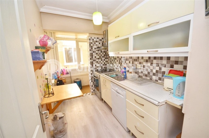 Small furnished apartment with a total area of 65 m2 in the center of the popular area of Alanya - Mahmutlar-id-6393-photo-5