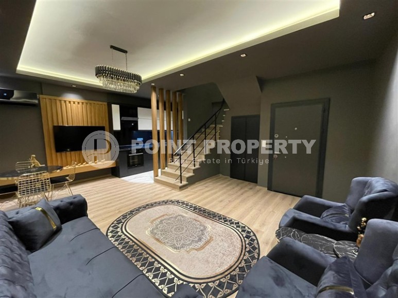 Стильная двухуровневая квартира с дизайнерским ремонтом, на 5-м этаже с мансардой, в живописном, спокойном районе Аланьи - Демирташ-id-6396-фото-3