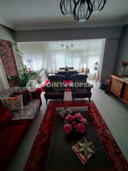 Three-room apartment, 110m², 400m from the sea in an urban house in the center of Alanya-id-1502-photo-3