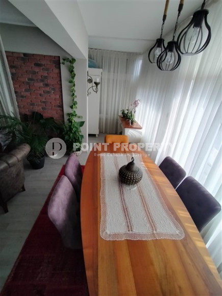 Three-room apartment, 110m², 400m from the sea in an urban house in the center of Alanya-id-1502-photo-5