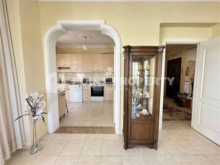 Large apartment with three bedrooms, 50 meters from the beach, in the center of Mahmutlar-id-6399-photo-3