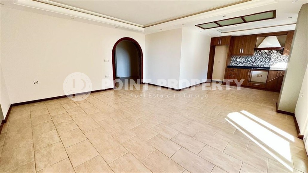 Квартира с чистовой отделкой, на 2-м этаже в доме 2009 года постройки, в центре района Махмутлар-id-6404-фото-2