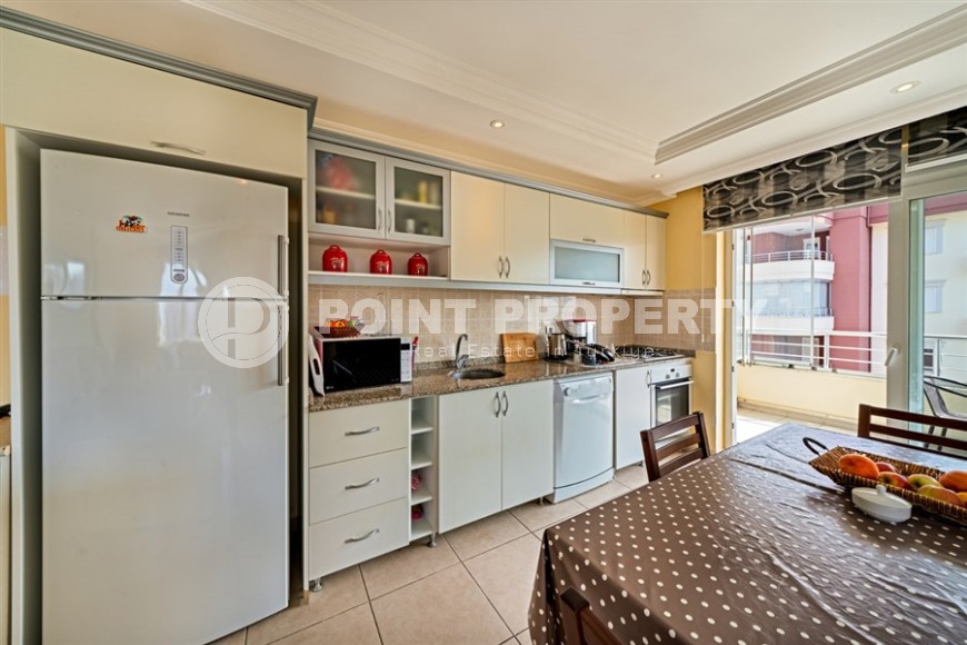 Меблированная квартира с тремя спальными комнатами, в 800 метрах от моря, в районе Тосмур-id-6414-фото-3