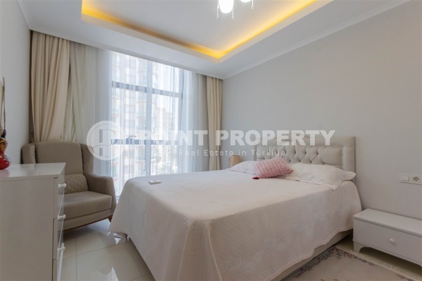 Bright, comfortable apartment 1+1, on an area of 70 m2, on the 4th floor, in the center of a modern, developed area of Alanya - Mahmutlar-id-6416-photo-4