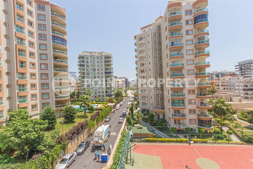 Bright, comfortable apartment 1+1, on an area of 70 m2, on the 4th floor, in the center of a modern, developed area of Alanya - Mahmutlar-id-6416-photo-8