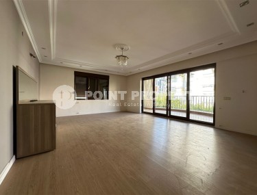 Квартира с отдельной кухней и тремя спальными комнатами, в 1200 метрах от моря-id-6418-фото-4