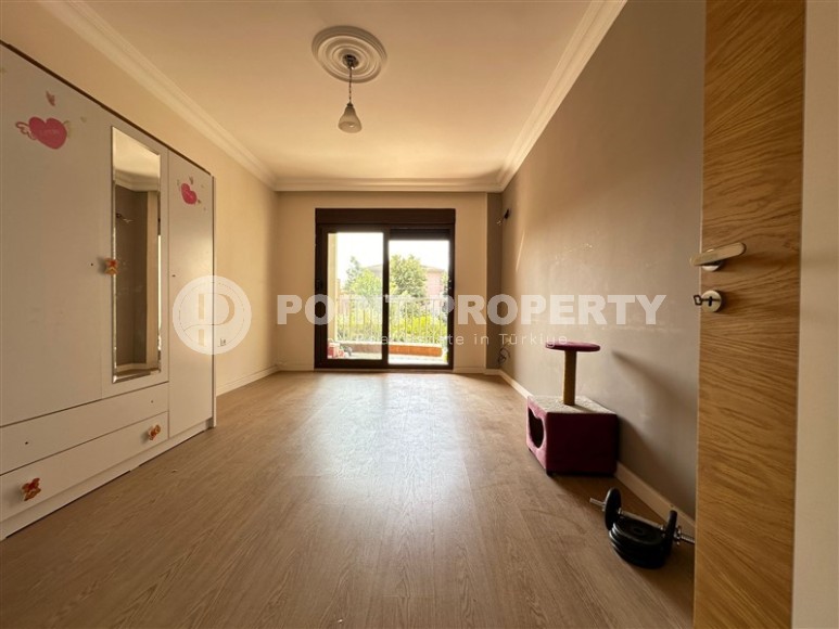 Квартира с отдельной кухней и тремя спальными комнатами, в 1200 метрах от моря-id-6418-фото-6