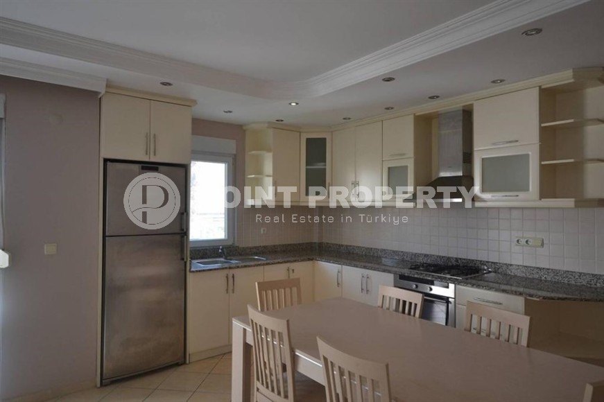 Готовые к проживанию апартаменты, с мебелью и бытовой техникой, на 2-м этаже, в доме 2010 года постройки-id-6420-фото-6