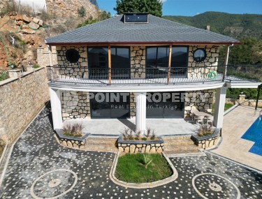 Новая двухэтажная вилла из натурального камня, с бассейном и садом, в 2500 метрах от моря-id-6422-фото-1