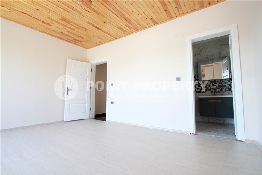 Новая двухэтажная вилла из натурального камня, с бассейном и садом, в 2500 метрах от моря-id-6422-фото-5