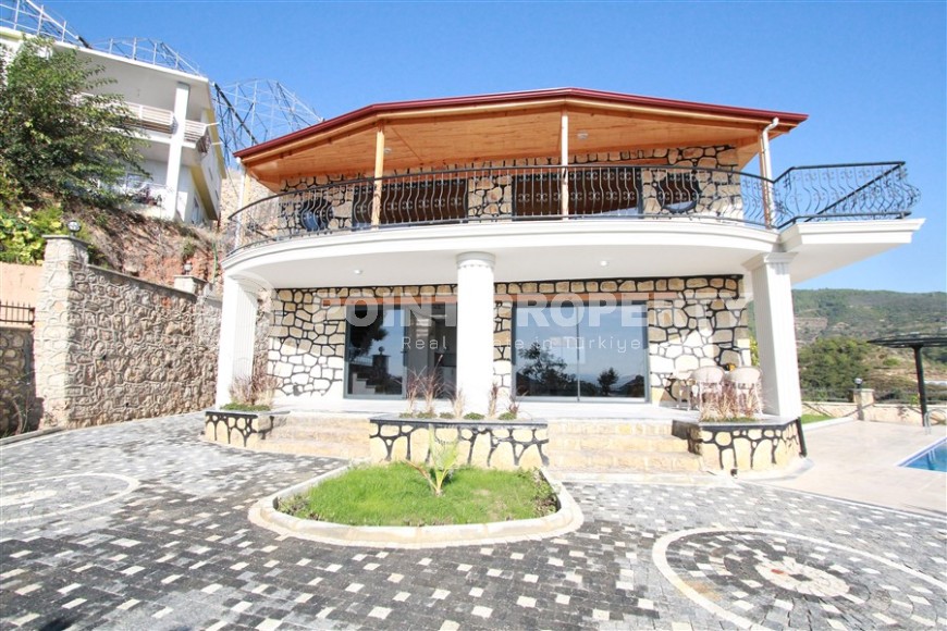 Новая двухэтажная вилла из натурального камня, с бассейном и садом, в 2500 метрах от моря-id-6422-фото-16