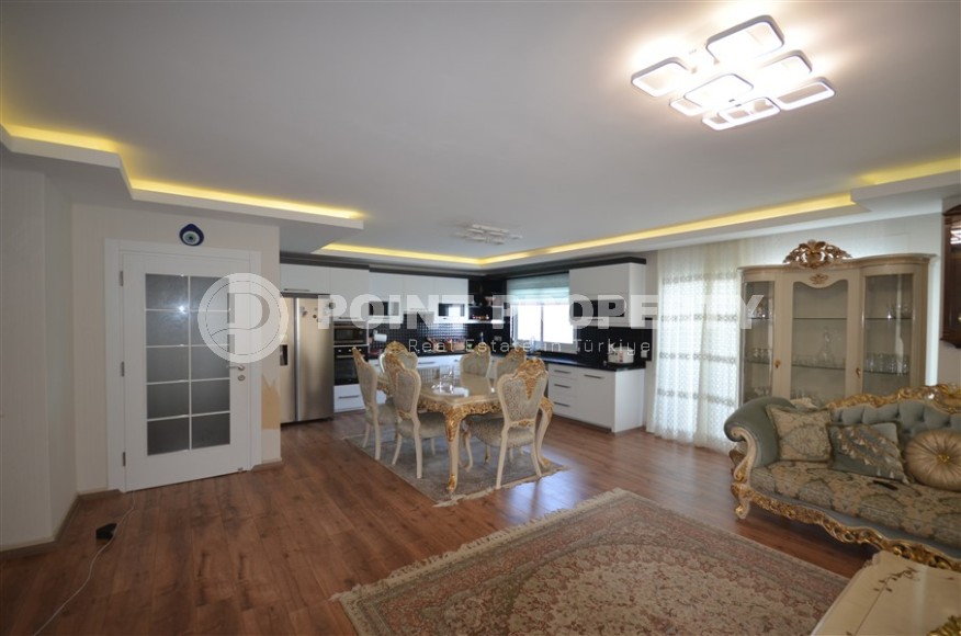 Панорамная квартира на 11-м этаже в жилом комплексе 2013 года постройки, в 500 метрах от моря-id-6423-фото-4