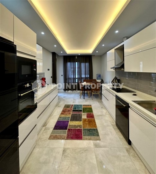 Ready-to-move-in apartment 4+1, on an area of 200 m2, in a prestigious area of Alanya - Upper Oba-id-6432-photo-4