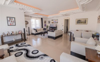 Spacious duplex 5+1, 220m², in the very center of Alanya, 500 meters from Keykubat beach-id-1506-photo-2
