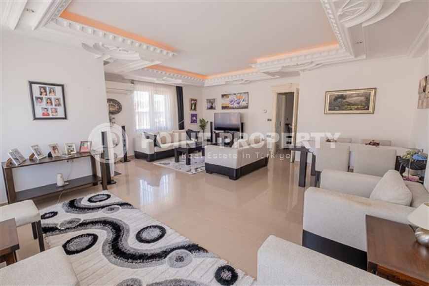 Spacious duplex 5+1, 220m², in the very center of Alanya, 500 meters from Keykubat beach-id-1506-photo-2