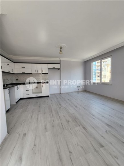 Квартира с качественной чистовой отделкой, на 3-м этаже в доме 2013 года постройки, в километре от моря-id-6446-фото-2