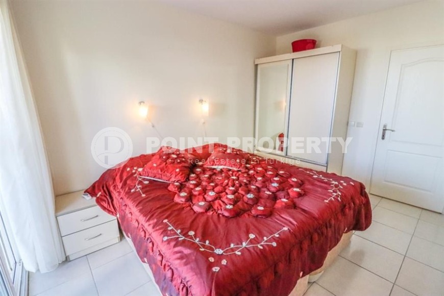 Просторная квартира с двумя спальными комнатами и просторной террасой в саду, в 250 метрах от моря-id-6449-фото-6