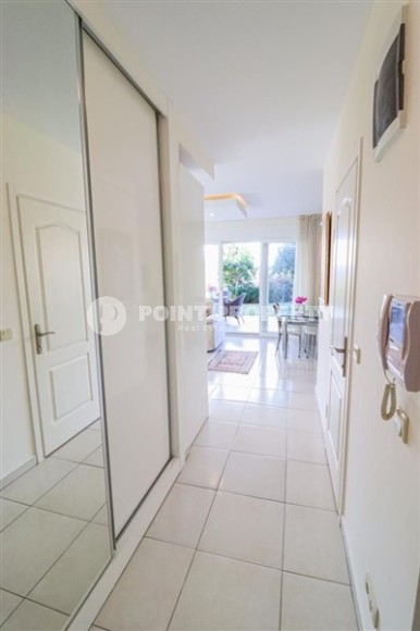 Просторная квартира с двумя спальными комнатами и просторной террасой в саду, в 250 метрах от моря-id-6449-фото-8