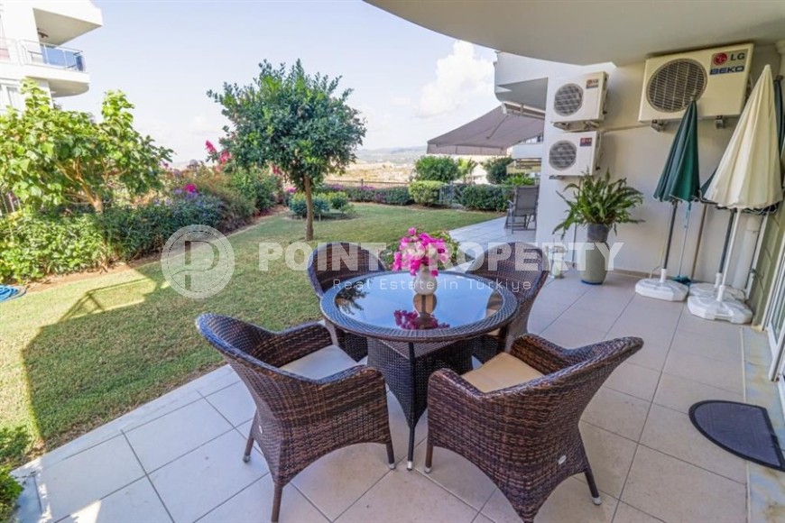 Просторная квартира с двумя спальными комнатами и просторной террасой в саду, в 250 метрах от моря-id-6449-фото-13