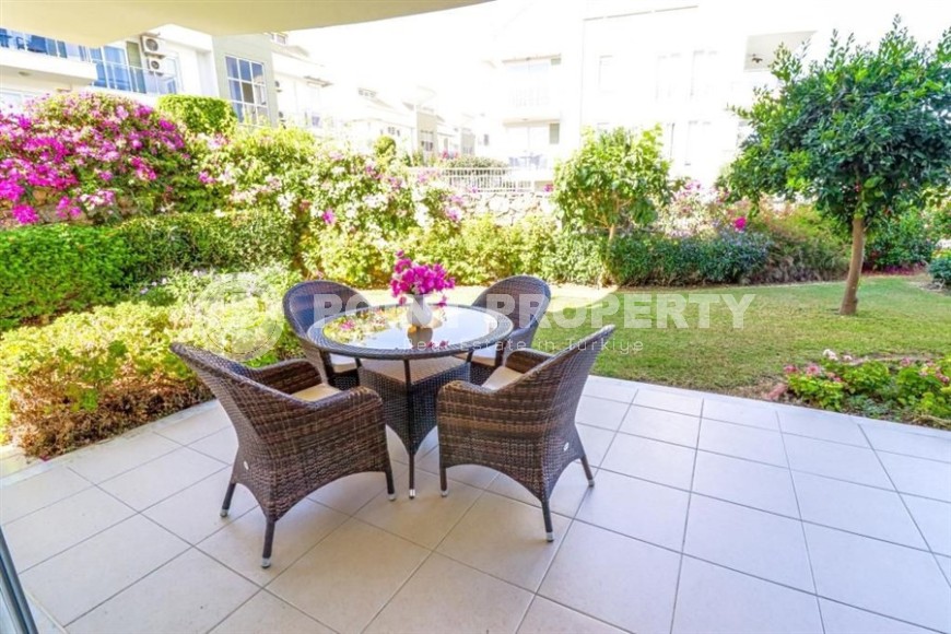 Просторная квартира с двумя спальными комнатами и просторной террасой в саду, в 250 метрах от моря-id-6449-фото-14