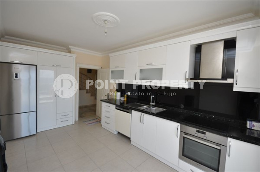 Видовая двухуровневая квартира с пятью спальнями, 230м², в 150м от моря в Махмутларе, Аланья-id-1507-фото-4