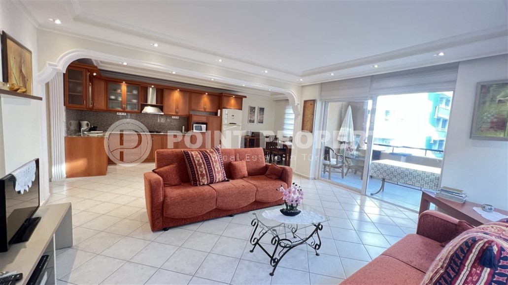 Уютная квартира с тремя спальнями, на 2-м этаже доме 2010 года постройки-id-6456-фото-1