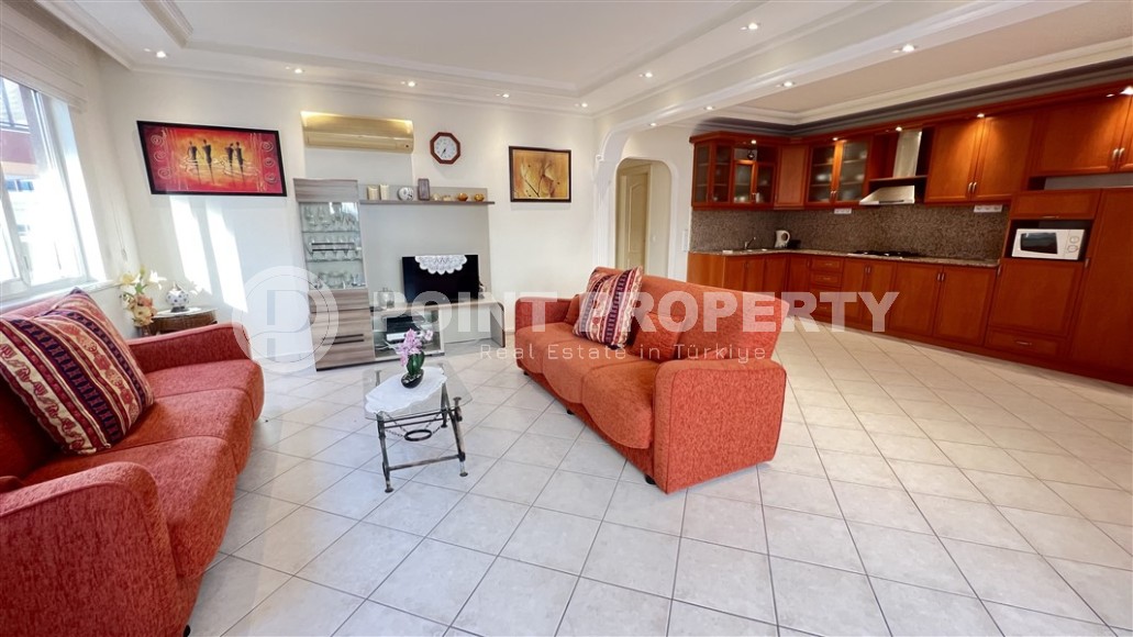 Уютная квартира с тремя спальнями, на 2-м этаже доме 2010 года постройки-id-6456-фото-2