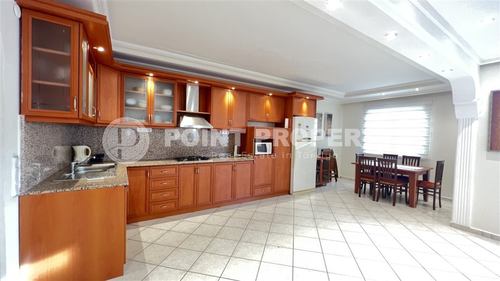 Уютная квартира с тремя спальнями, на 2-м этаже доме 2010 года постройки-id-6456-фото-4