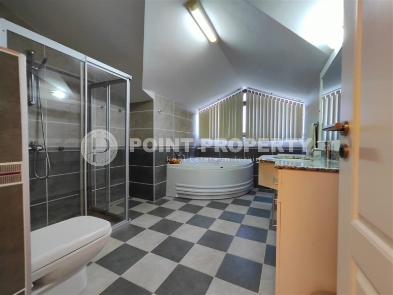 Большая двухуровневая квартира 3+1, общей площадью 170 м2, в центре живописного, уютного района Аланьи - Нижняя Оба-id-6457-фото-11