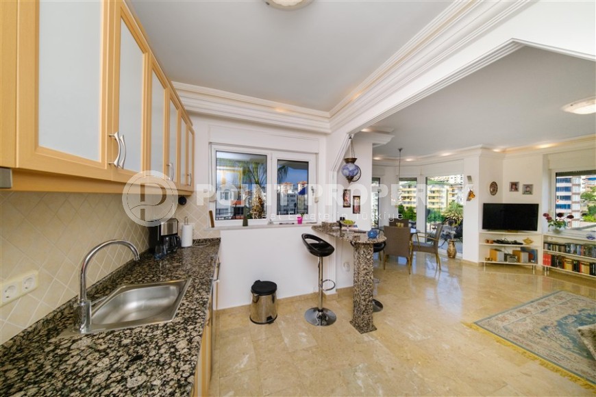 Уютная, благоустроенная квартира на 5-м этаже, в 900 метрах от моря-id-6470-фото-5