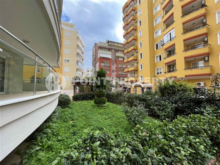 Благоустроенная, готовая к проживанию квартира, в 250 метрах от моря, в центре района Махмутлар-id-6479-фото-12