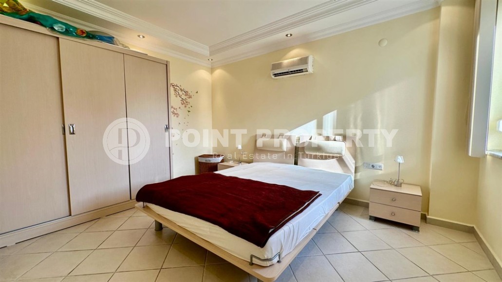 Просторная, светлая квартира, на площади 100 м2, в центре уютного, ухоженного района Аланьи - Нижняя Оба-id-6484-фото-11