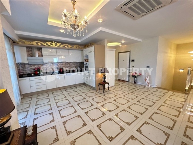 Large two-level apartment with a classic design, 250 meters from the sea, in the center of the modern area of Alanya - Mahmutlar-id-5953-photo-2
