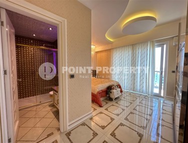 Large two-level apartment with a classic design, 250 meters from the sea, in the center of the modern area of Alanya - Mahmutlar-id-5953-photo-3