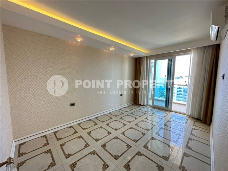 Large two-level apartment with a classic design, 250 meters from the sea, in the center of the modern area of Alanya - Mahmutlar-id-5953-photo-6