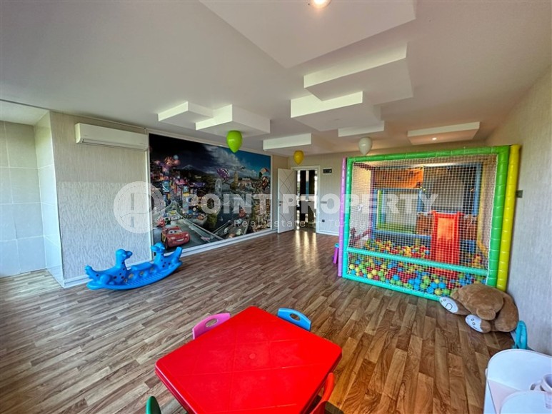 Large two-level apartment with a classic design, 250 meters from the sea, in the center of the modern area of Alanya - Mahmutlar-id-5953-photo-18