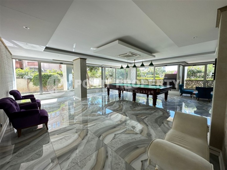 Large two-level apartment with a classic design, 250 meters from the sea, in the center of the modern area of Alanya - Mahmutlar-id-5953-photo-19