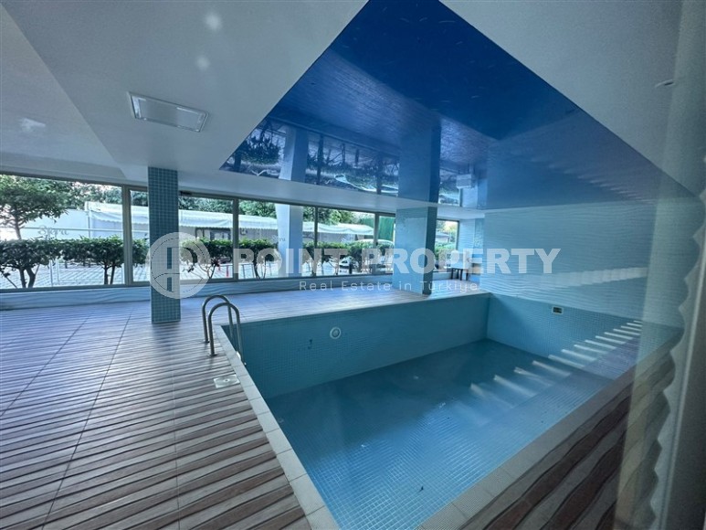 Large two-level apartment with a classic design, 250 meters from the sea, in the center of the modern area of Alanya - Mahmutlar-id-5953-photo-21