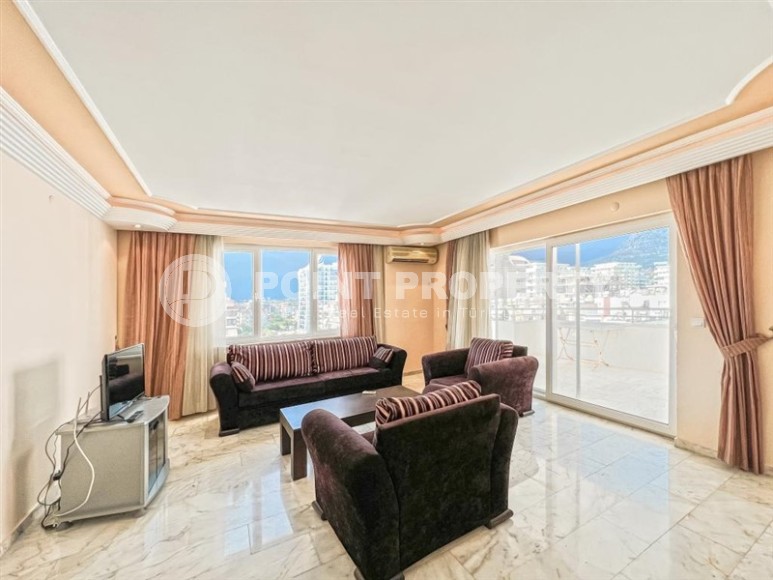 Spacious 2+1 apartment, on an area of 150 m2, in the very center of the popular area of Alanya - Mahmutlar-id-6489-photo-1