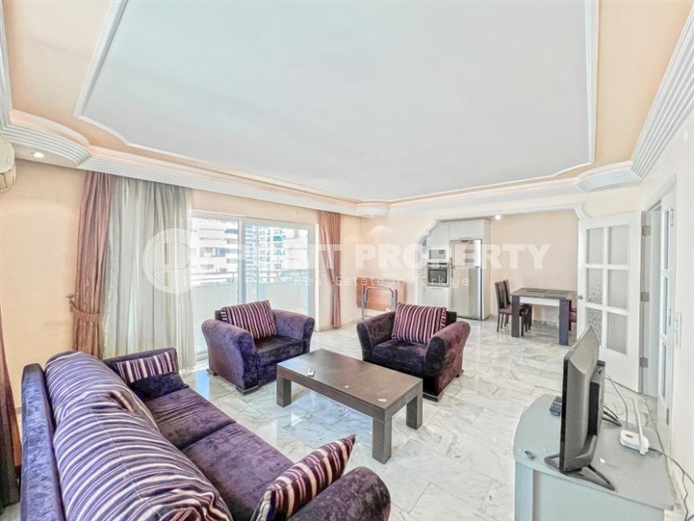 Spacious 2+1 apartment, on an area of 150 m2, in the very center of the popular area of Alanya - Mahmutlar-id-6489-photo-4