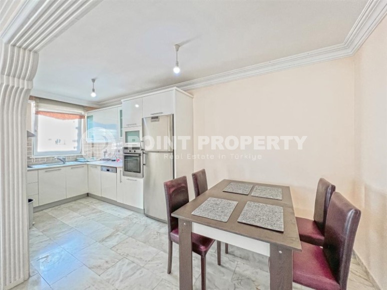 Spacious 2+1 apartment, on an area of 150 m2, in the very center of the popular area of Alanya - Mahmutlar-id-6489-photo-5