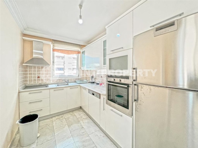 Spacious 2+1 apartment, on an area of 150 m2, in the very center of the popular area of Alanya - Mahmutlar-id-6489-photo-7