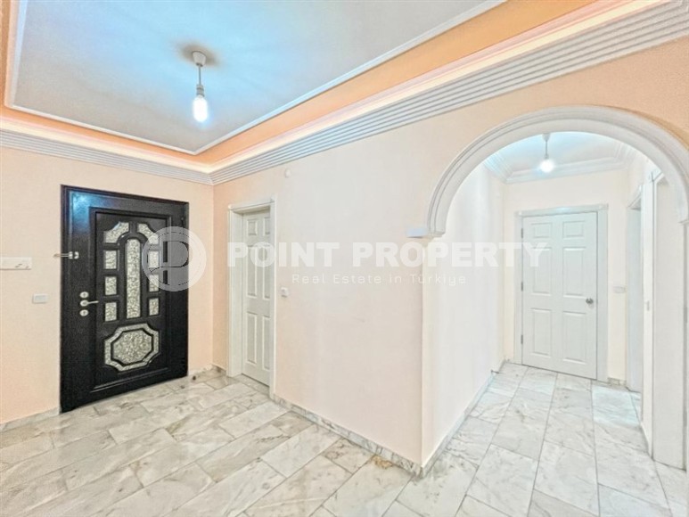 Spacious 2+1 apartment, on an area of 150 m2, in the very center of the popular area of Alanya - Mahmutlar-id-6489-photo-13