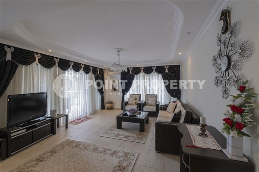 View apartment with two bedrooms, 129m² in a luxury complex in Cikcilli, Alanya-id-1510-photo-2