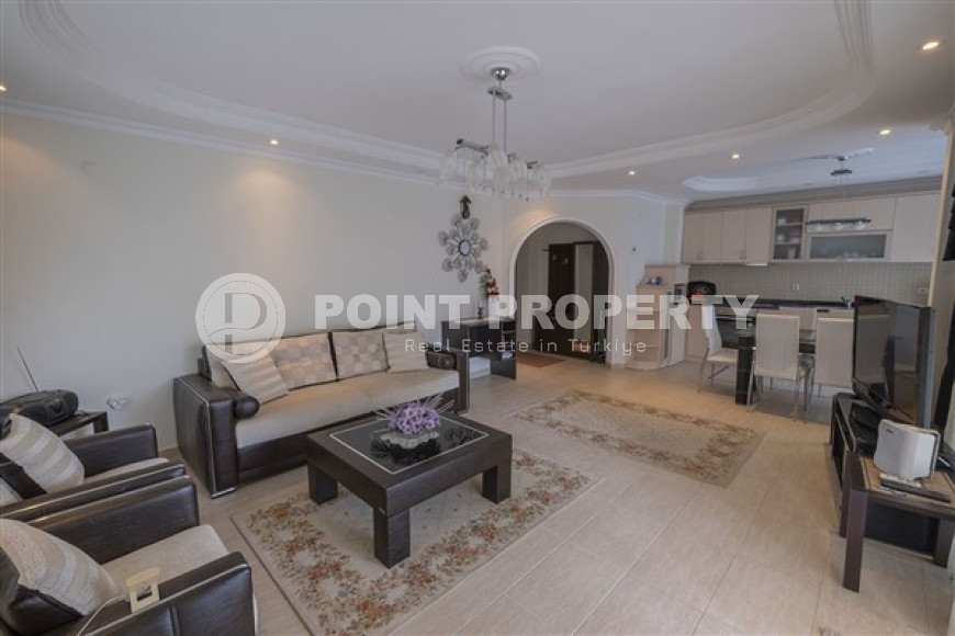 View apartment with two bedrooms, 129m² in a luxury complex in Cikcilli, Alanya-id-1510-photo-4