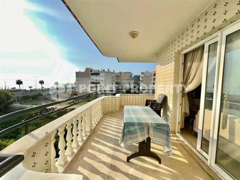 Comfortable apartment with sea views, 50 meters from the beach, in the center of Mahmutlar-id-6494-photo-12