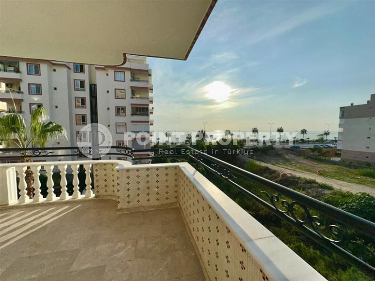 Comfortable apartment with sea views, 50 meters from the beach, in the center of Mahmutlar-id-6494-photo-14